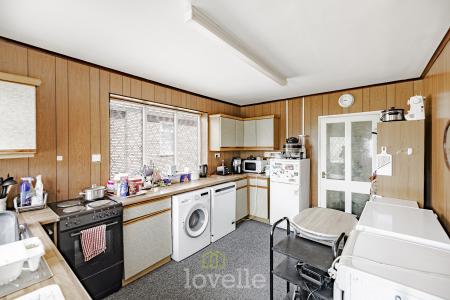 2 bedroom Bungalow for sale in Trinity Road, Cleethorpes, DN35