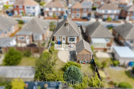 2 bedroom Bungalow for sale in Trinity Road, Cleethorpes, DN35