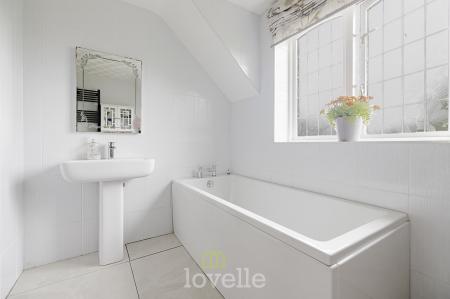 4 bedroom Detached house for sale in Brooklyn Drive, Humberston, DN36