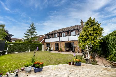 4 bedroom Detached house for sale in Brooklyn Drive, Humberston, DN36