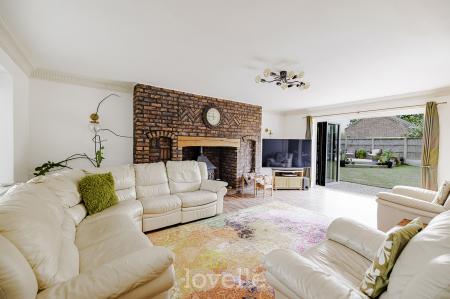 4 bedroom Detached house for sale in Brooklyn Drive, Humberston, DN36