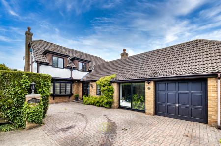 4 bedroom Detached house for sale in Brooklyn Drive, Humberston, DN36