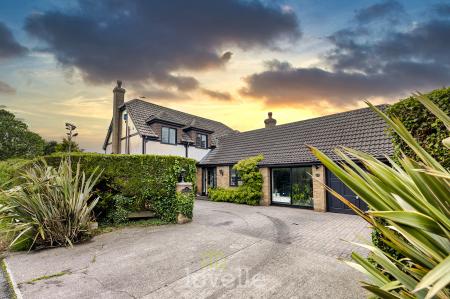 4 bedroom Detached house for sale in Brooklyn Drive, Humberston, DN36