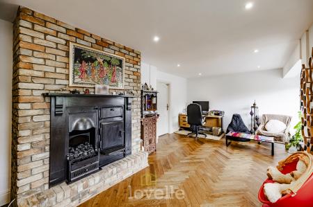 4 bedroom Detached house for sale in Brooklyn Drive, Humberston, DN36