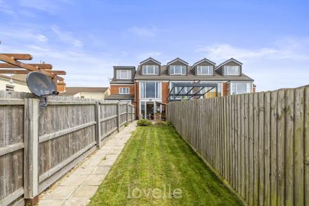 3 bedroom Town house for sale in Beach View Court ,Norfolk Lane, Cleethorpes, DN35