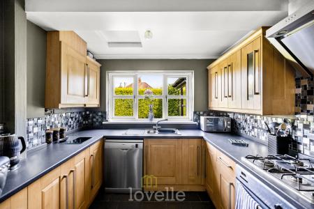 4 bedroom Semi-detached house for sale in Hurst Lea Drive, Humberston, DN36