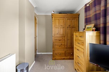 4 bedroom Semi-detached house for sale in Hurst Lea Drive, Humberston, DN36