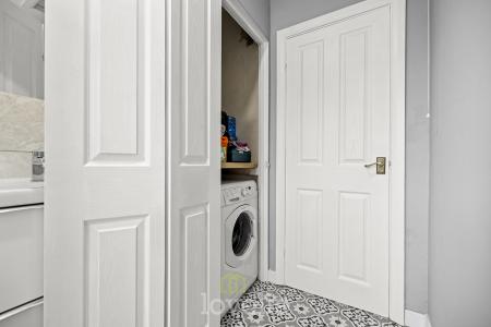 2 bedroom Semi-detached bungalow for sale in Philip Grove, Cleethorpes, DN35
