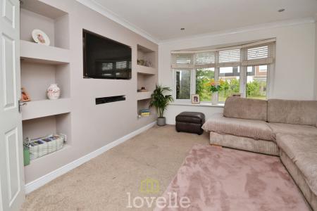 3 bedroom Detached house for sale in Woodfield Close, Humberston, DN36