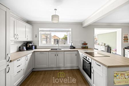 3 bedroom Detached house for sale in Woodfield Close, Humberston, DN36