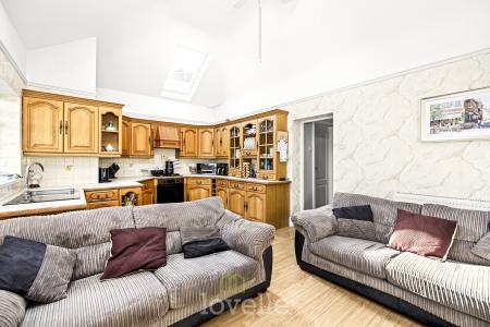 3 bedroom Bungalow for sale in Humberston Avenue, Humberston, DN36