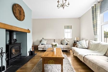 3 bedroom Cottage for sale in Tetney Lock Road, Tetney, DN36