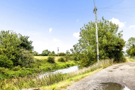 3 bedroom Cottage for sale in Tetney Lock Road, Tetney, DN36