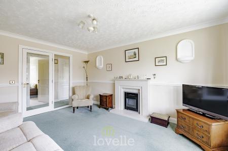 3 bedroom Bungalow for sale in Viscount Way, Humberston, DN36