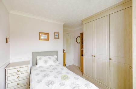 3 bedroom Bungalow for sale in Viscount Way, Humberston, DN36