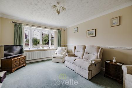 3 bedroom Bungalow for sale in Viscount Way, Humberston, DN36