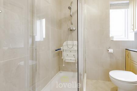 3 bedroom Bungalow for sale in Viscount Way, Humberston, DN36