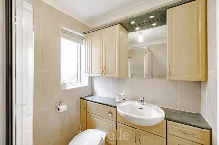 3 bedroom Bungalow for sale in Viscount Way, Humberston, DN36