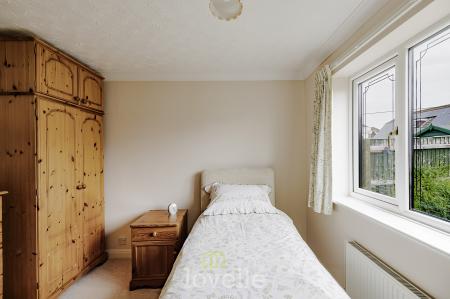 3 bedroom Bungalow for sale in Viscount Way, Humberston, DN36