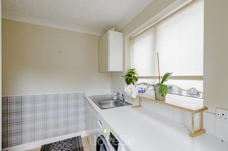 3 bedroom Bungalow for sale in Viscount Way, Humberston, DN36