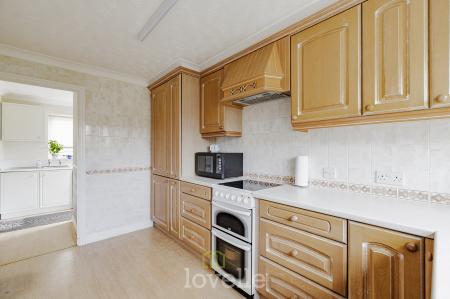 3 bedroom Bungalow for sale in Viscount Way, Humberston, DN36