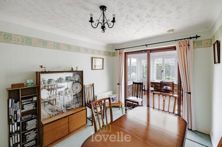 3 bedroom Bungalow for sale in Viscount Way, Humberston, DN36