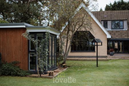 4 bedroom Bungalow for sale in Humberston Avenue, Humberston, DN36