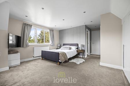 4 bedroom Bungalow for sale in Humberston Avenue, Humberston, DN36