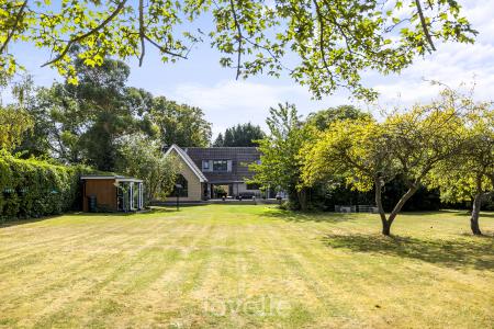 4 bedroom Bungalow for sale in Humberston Avenue, Humberston, DN36