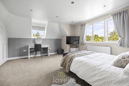 4 bedroom Bungalow for sale in Humberston Avenue, Humberston, DN36