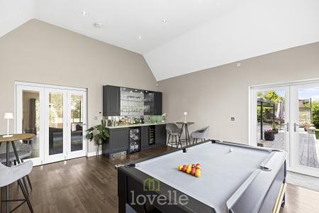 4 bedroom Bungalow for sale in Humberston Avenue, Humberston, DN36