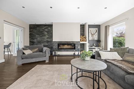 4 bedroom Bungalow for sale in Humberston Avenue, Humberston, DN36