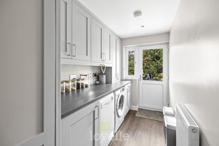 4 bedroom Bungalow for sale in Humberston Avenue, Humberston, DN36