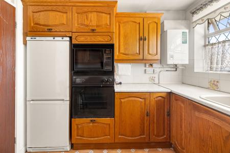 2 bedroom Semi-detached bungalow for sale in Billinghay Court, Cleethorpes, DN35