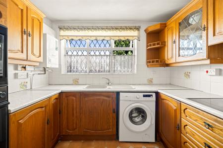 2 bedroom Semi-detached bungalow for sale in Billinghay Court, Cleethorpes, DN35