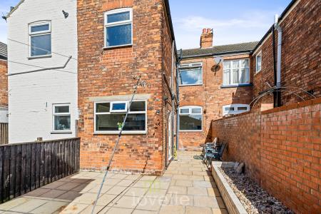 2 bedroom Terraced House for sale in Nicholson Street, Cleethorpes, DN35