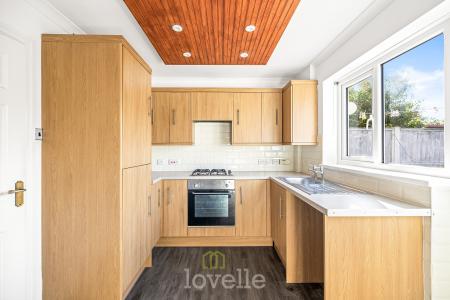 3 bedroom Terraced House for sale in Beck Walk, Cleethorpes, DN35