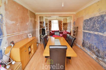 3 bedroom Semi-detached house for sale in Kathleen Avenue, Cleethorpes, DN35