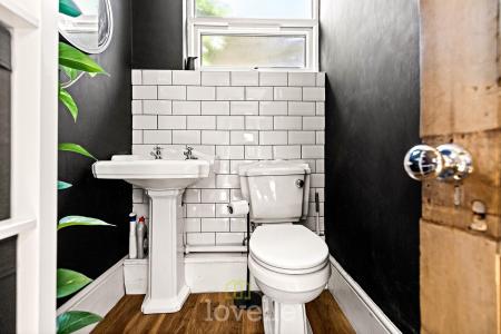 3 bedroom Semi-detached house for sale in Oxford Street, Cleethorpes, DN35