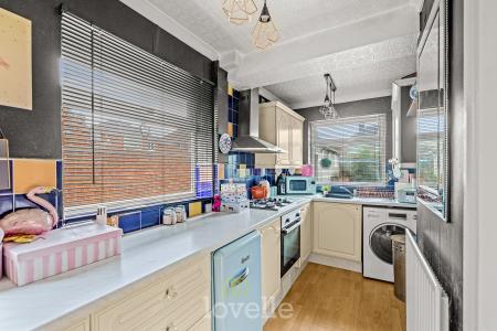 3 bedroom End of terrace house for sale in Penshurst Road, Cleethorpes, DN35