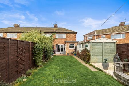 3 bedroom End of terrace house for sale in Penshurst Road, Cleethorpes, DN35
