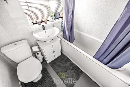 3 bedroom End of terrace house for sale in Penshurst Road, Cleethorpes, DN35