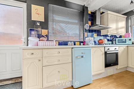 3 bedroom End of terrace house for sale in Penshurst Road, Cleethorpes, DN35