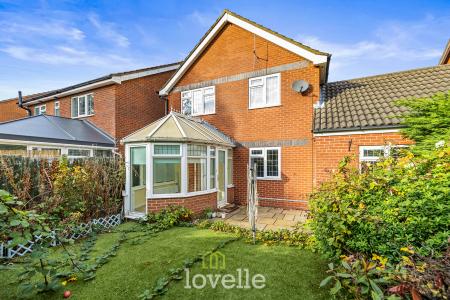 3 bedroom Link detached house for sale in Savoy Court, New Waltham, DN36