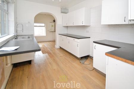 2 bedroom Terraced House for sale in Oxford Street, Cleethorpes, DN35