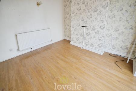 2 bedroom Terraced House for sale in Oxford Street, Cleethorpes, DN35
