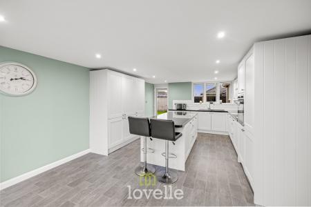 4 bedroom Detached house for sale in Pearson Road, Cleethorpes, DN35