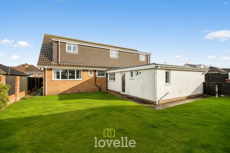 4 bedroom Detached house for sale in Pearson Road, Cleethorpes, DN35