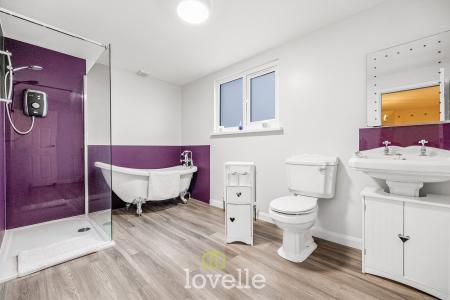 4 bedroom Detached house for sale in Pearson Road, Cleethorpes, DN35