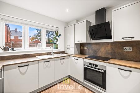 3 bedroom Semi-detached house for sale in Newbold Court, Cleethorpes, DN35